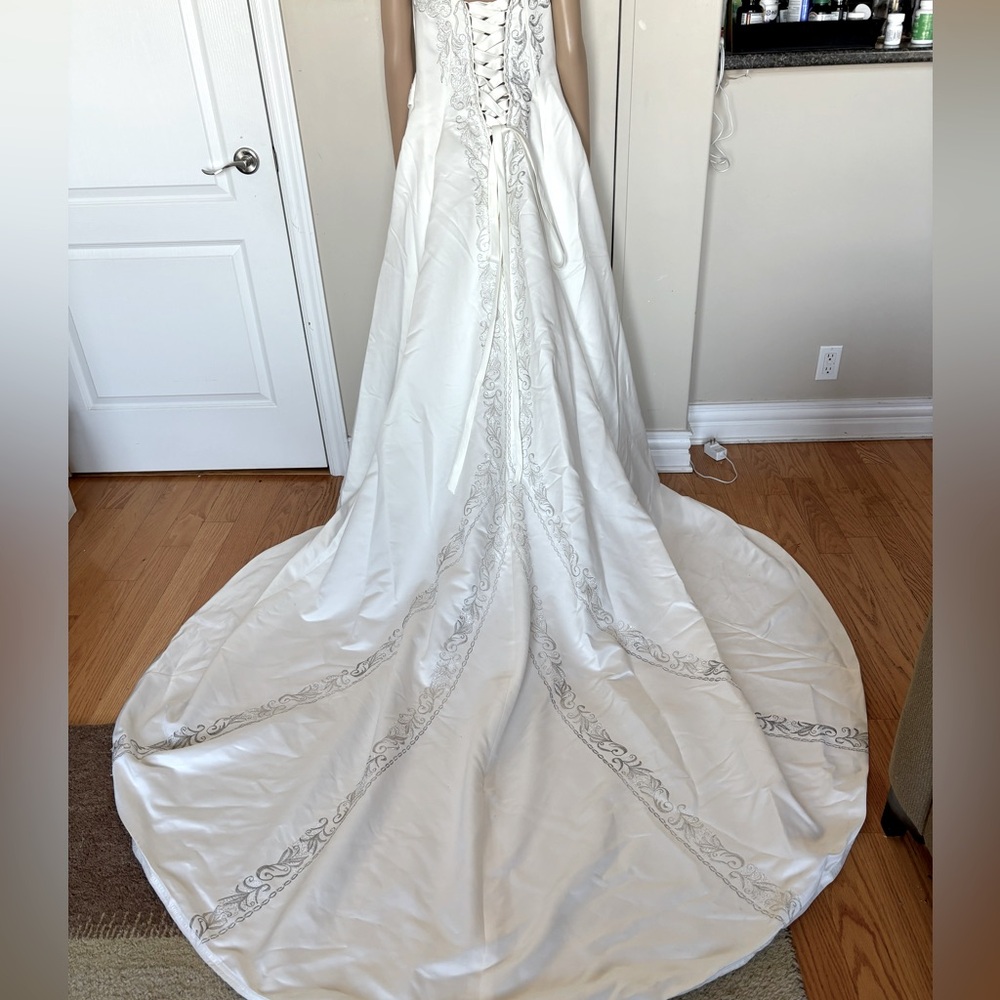 Romanza wedding dress and stole
